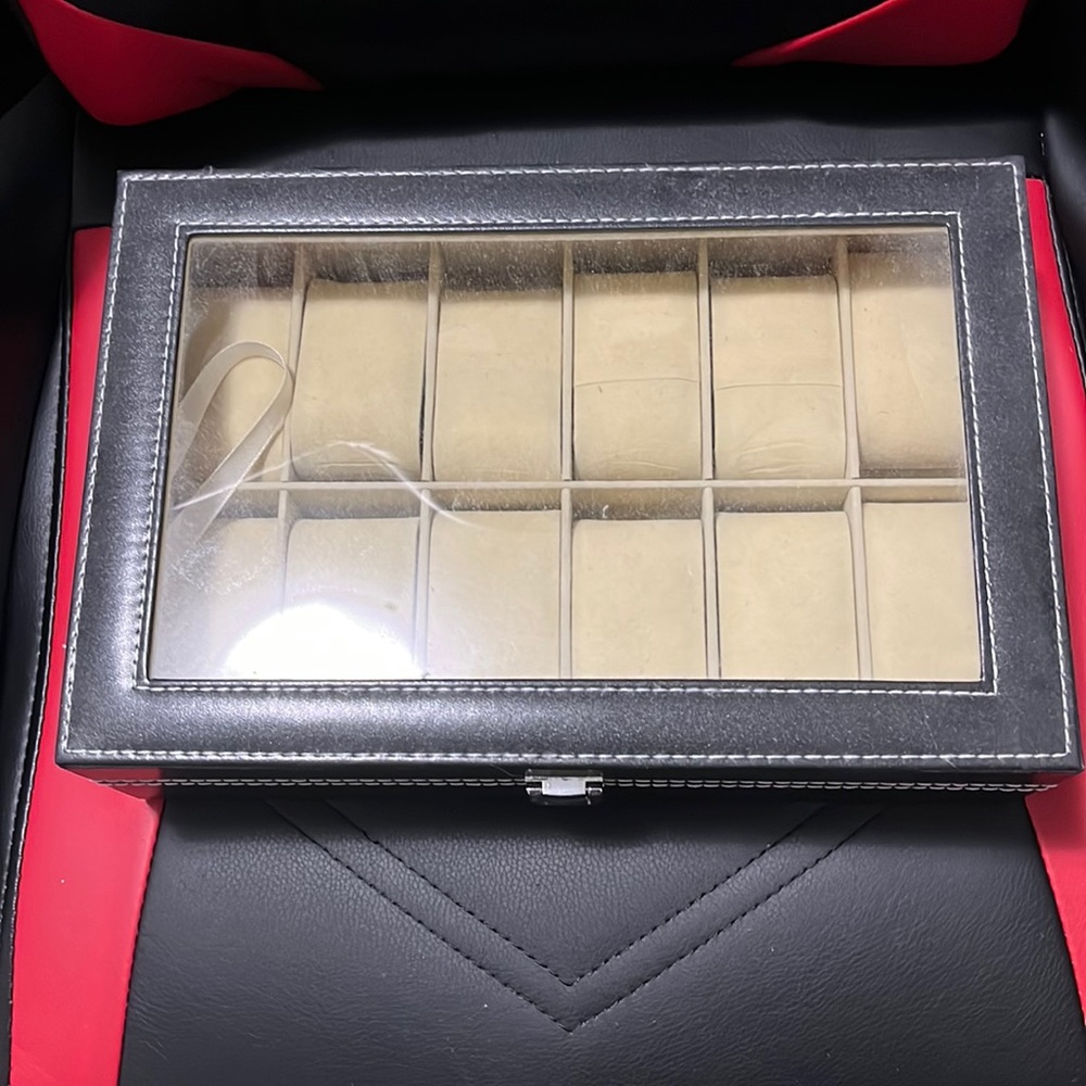 12 watch case